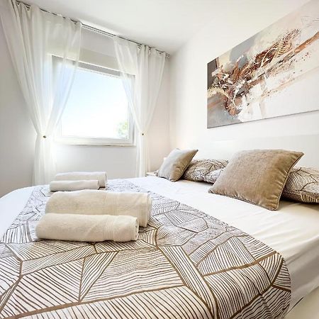Holiday Star Apartment โตรกีร์ ภายนอก รูปภาพ