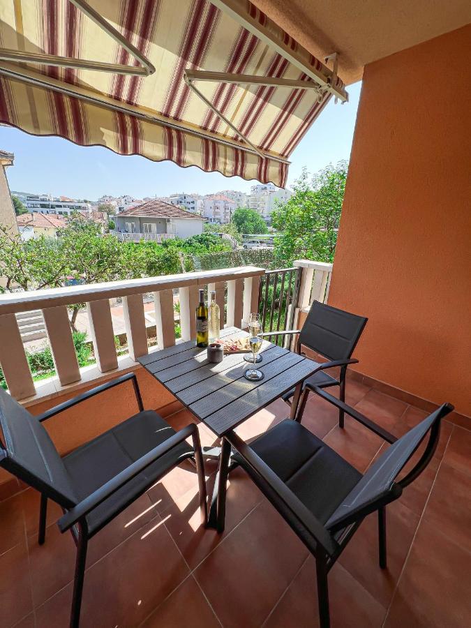 Holiday Star Apartment โตรกีร์ ภายนอก รูปภาพ