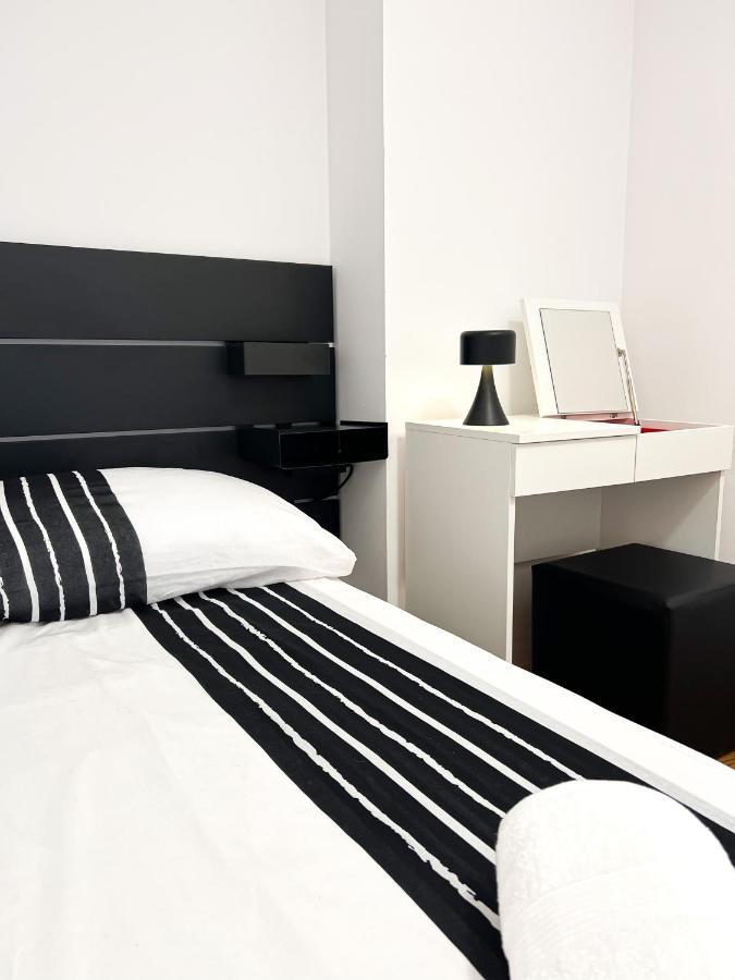 Holiday Star Apartment โตรกีร์ ภายนอก รูปภาพ