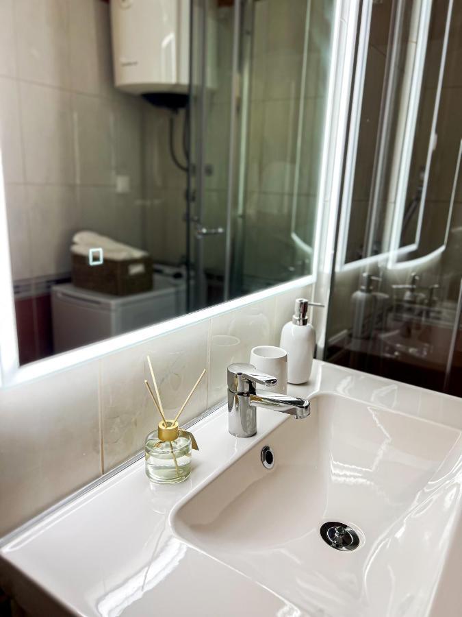 Holiday Star Apartment โตรกีร์ ภายนอก รูปภาพ