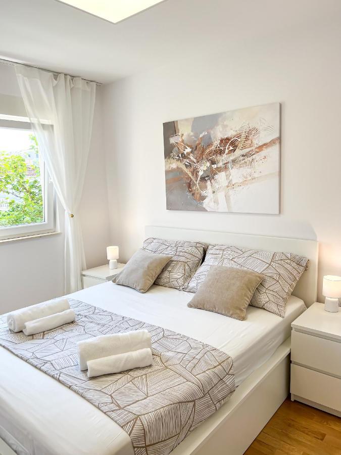 Holiday Star Apartment โตรกีร์ ภายนอก รูปภาพ