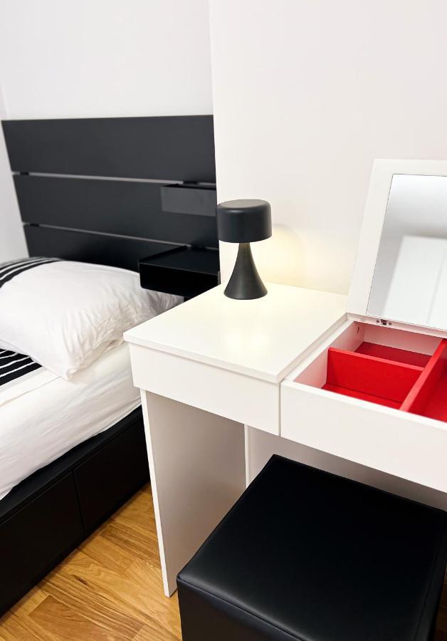 Holiday Star Apartment โตรกีร์ ภายนอก รูปภาพ