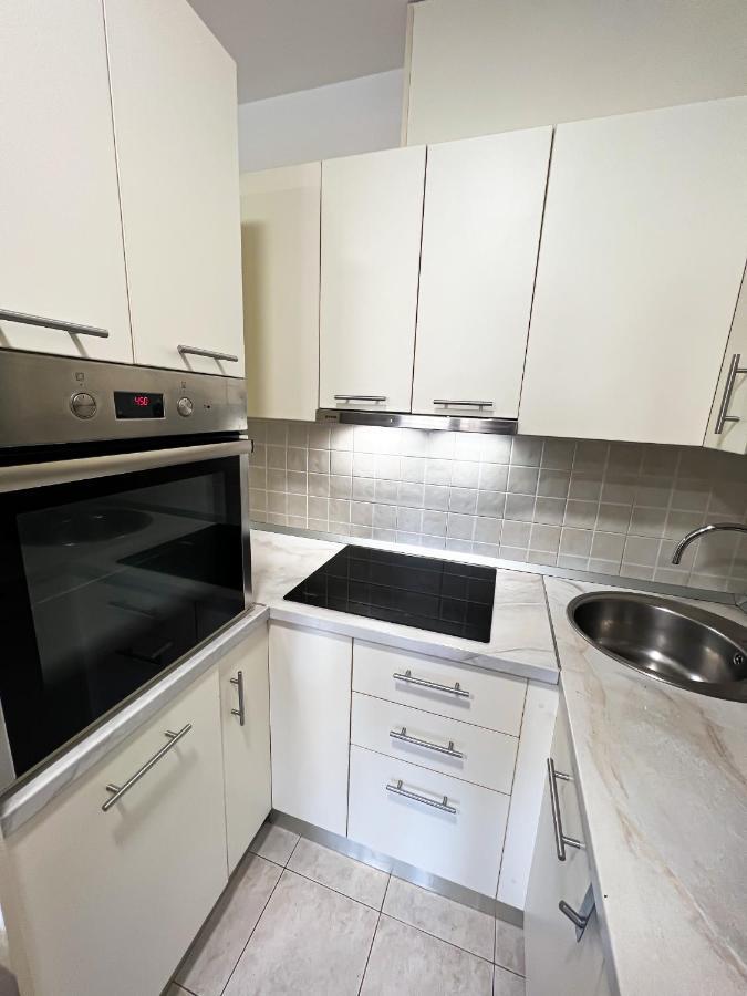 Holiday Star Apartment โตรกีร์ ภายนอก รูปภาพ